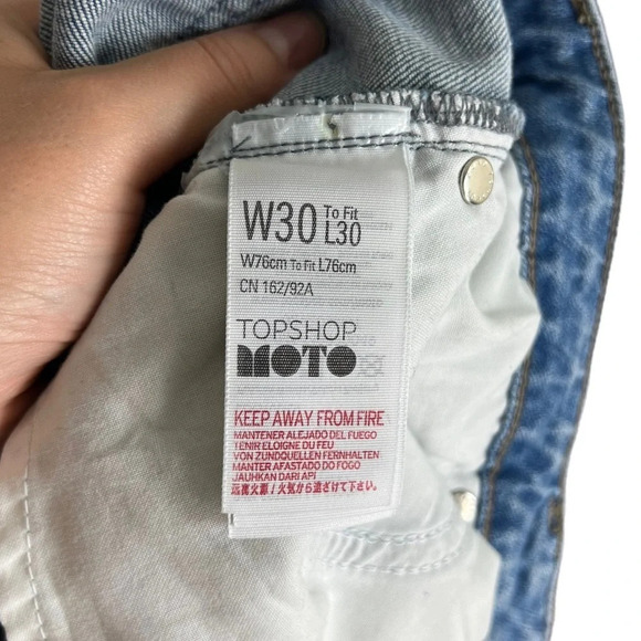 Topshop • Medium Wash Distressed Lucas Jeans - Picture 7 of 8